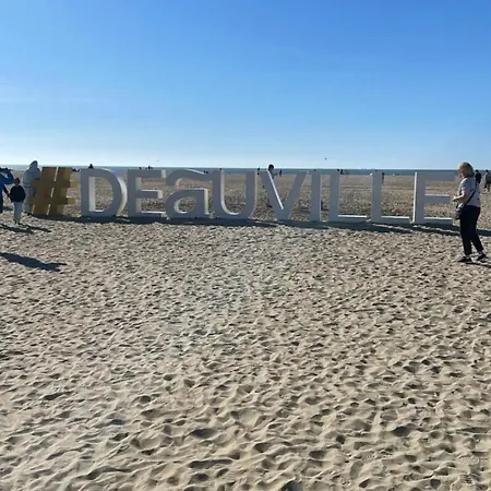 Voilier Port Avec Parking Prive Gratuit Båthotell Deauville
