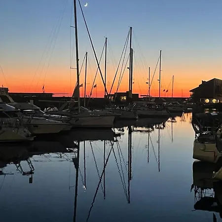 Voilier Port Avec Parking Prive Gratuit